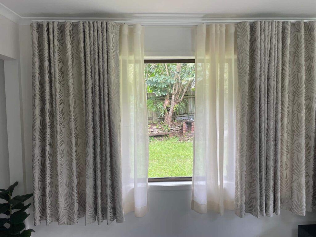 Atlas blindand Curtain